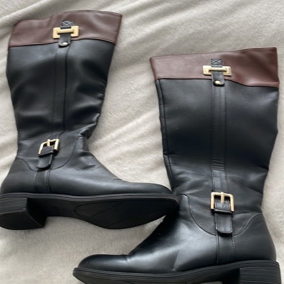 Boots - Picture 2 of 3